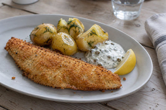 Fryst panerad rödspätta med dillpotatis och citronkräm